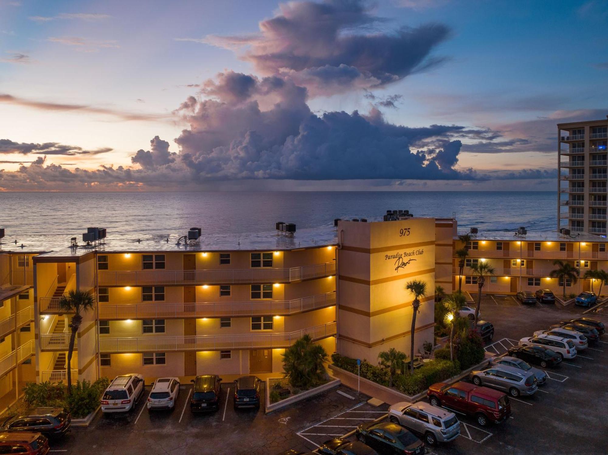 Paradise Beach Club - Oceanfront And Penthouse Satellite Beach Exterior foto